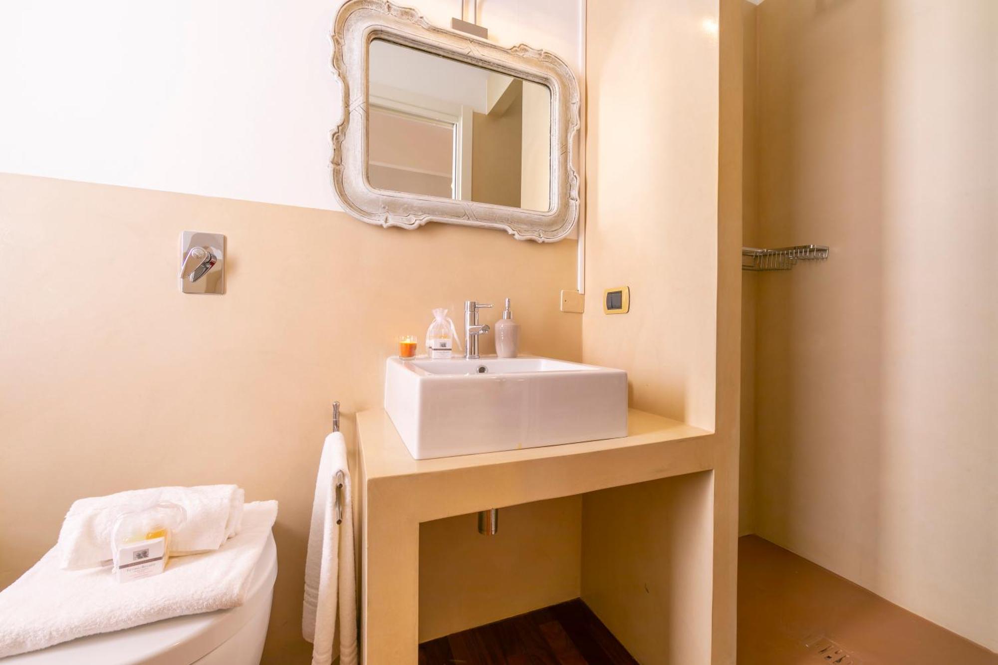 Appartamento Il Golfo Lake View - Happy Rentals Laveno-Mombello Exterior foto